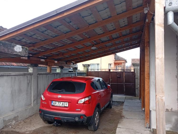 Casa cu etaj ,mansarda,anexe  - 4