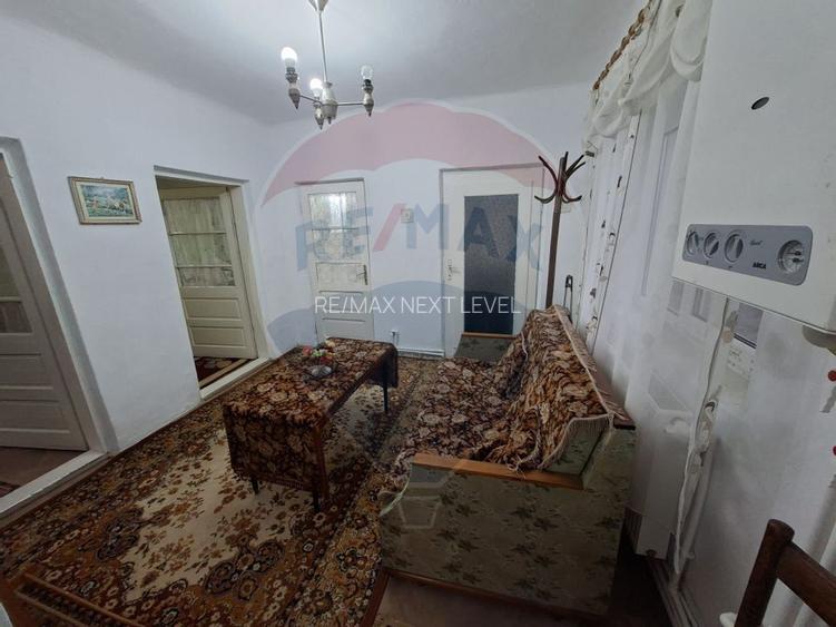 Casă de vânzare, Buhuși — 80 mp, teren 410 mp - 2