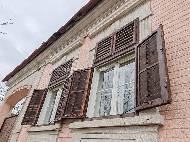 Râșnov, casă săsească cu teren generos. - 2