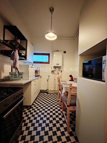 Piata Constitutiei | Poiana Florilor |  Etaj 2 din 4 la cheie | centrala proprie - 21