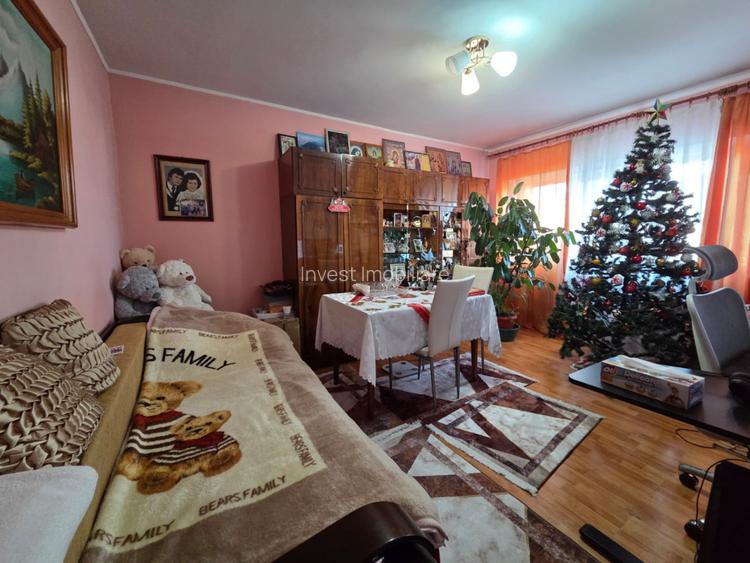 DE VANZARE-APARTAMENT 4 CAMERE-DECOMANDAT-DACIA - 3