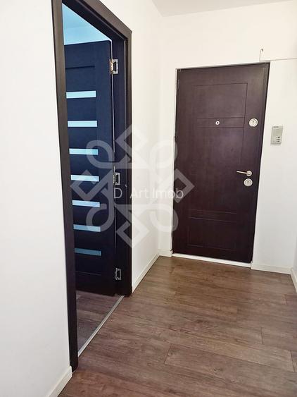 Apartament cu 3 camere, etaj intermediar, in Rogerius - 6