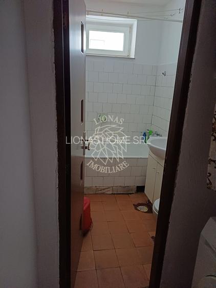 Apartament compartimentat cu 2 garsoniere-parter-Zona Policlinica - 6