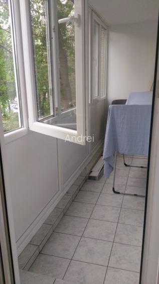 NICI NU ZICI CA ESTI LA BLOC - 4