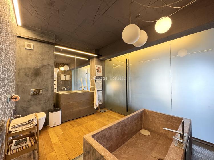 Un apartament ca o casa, cu peluza si ponton pe lac - 17