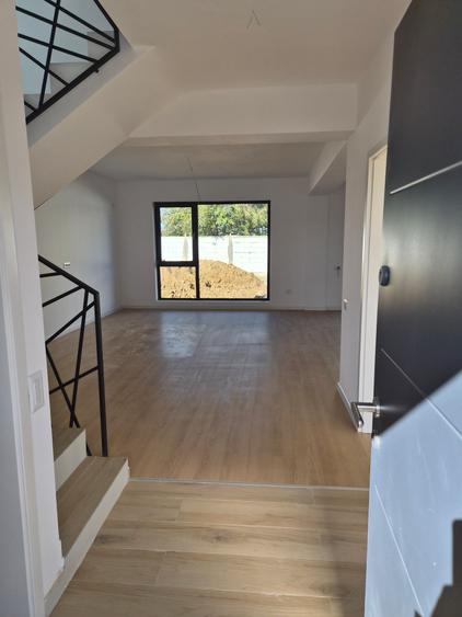 Vila Individuala 5 camere, dormitor parter LA CHEIE!