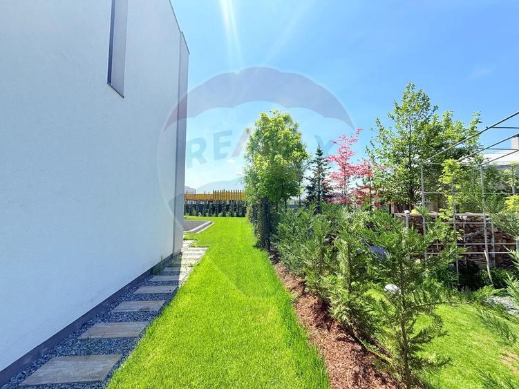 Vilă modernă de vânzare | 5 camere | Dumbrava Vlăsiei | Teren 750 mp