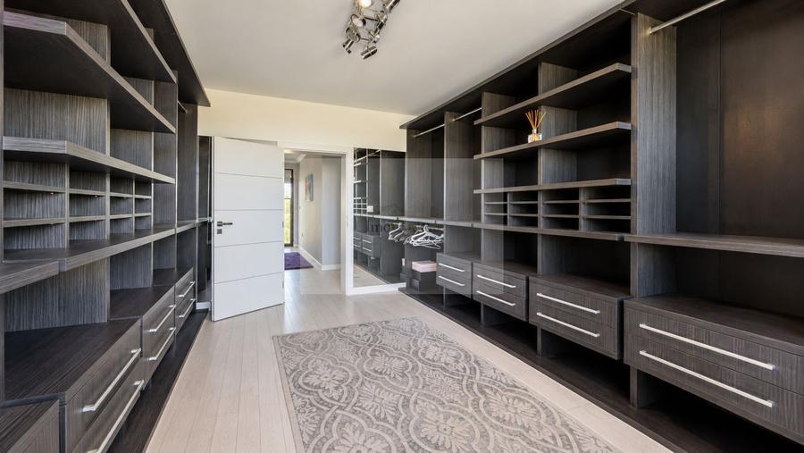 Duplex premium cu 240 mp utili, garaj, terasă și curte amenajată |