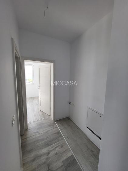 Proprietar.  3 camere. Nou. etaj 1. Girocului - langa Profi str. Neptun. - 8