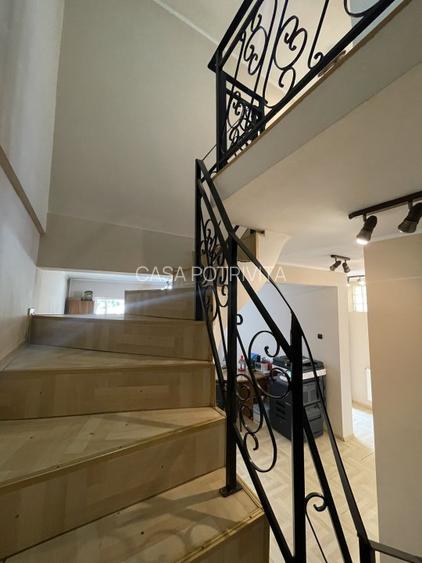 Tomis I, vila P+1 cu 4 camere, 2 balcoane, curte, loc de parcare - 14