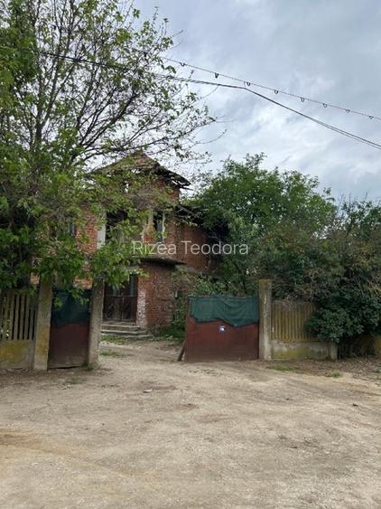 Vând casă cu etaj in Tufeni, Olt.  - 3