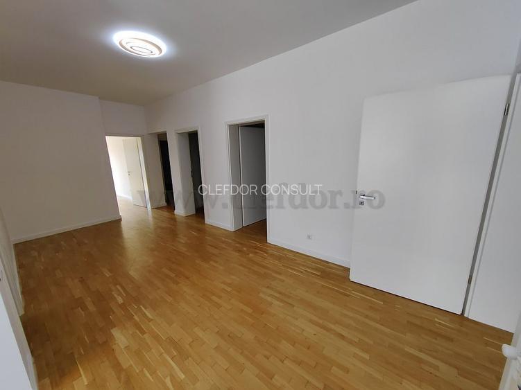 Vilă cu piscina langa British School - 25