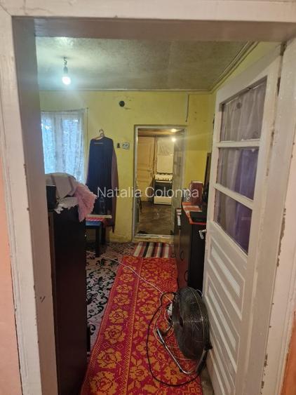 Vând casa la curte batraneasca locuibila - 12