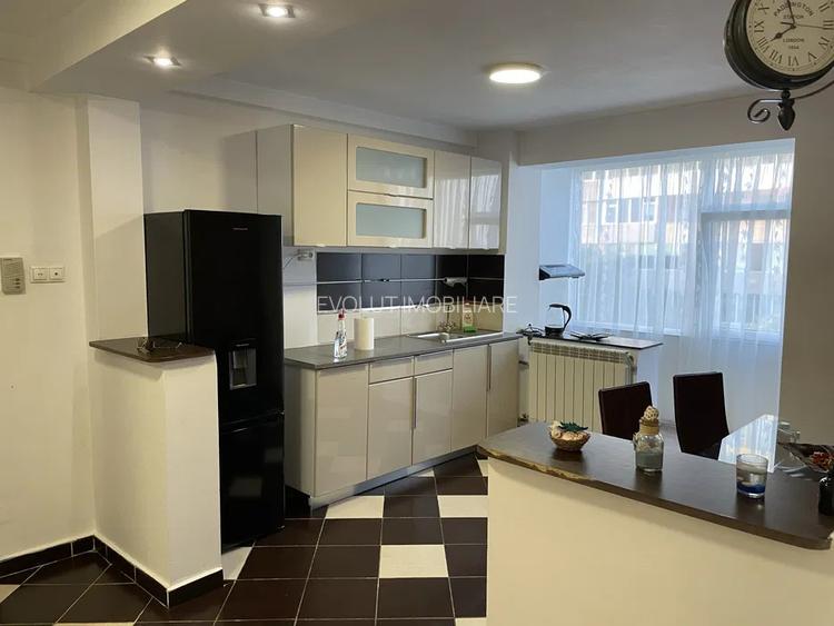  Apartament ultracentral- 3 camere  - 4