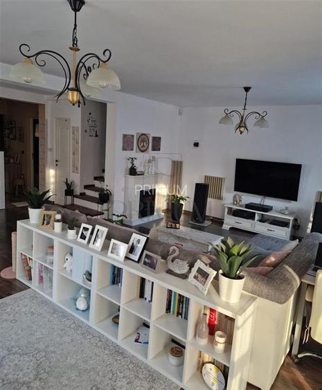 Duplex mobilat utilat - canalizare - camere video - zona excelenta - 3