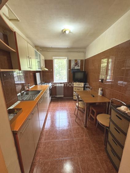 Apartament 2 camere, confort 1 semidecomandat, etaj 2/4 – pozitie excelenta - 3