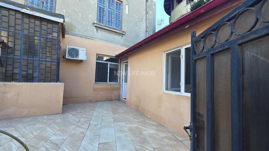 Piata Ovidiu , Centru vechi, 4 camere , 2 bai - 2