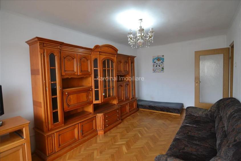 Apartament 3 camere etaj intermediar ,zona  Judetean - 2