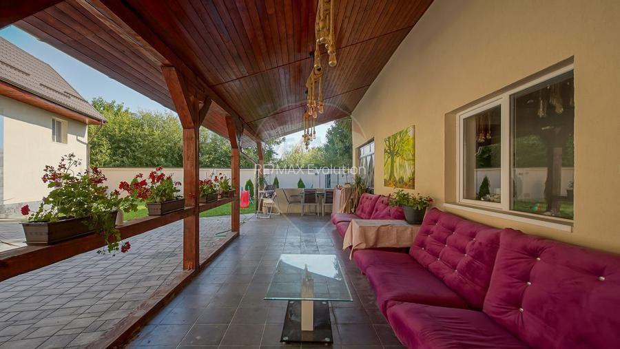 Casă / Vilă Săsească cu 6 camere de vânzare in Vulcan, Brasov - 25