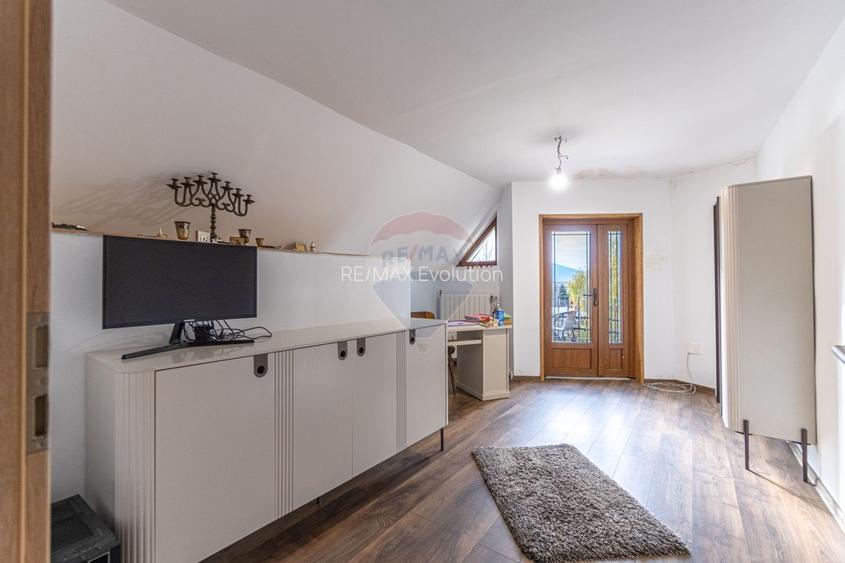 Casă / Vilă cu 6 camere de vânzare in Tarlungeni - 21