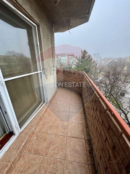 Apartament cu 3 camere de vânzare în zona Rovine - 10
