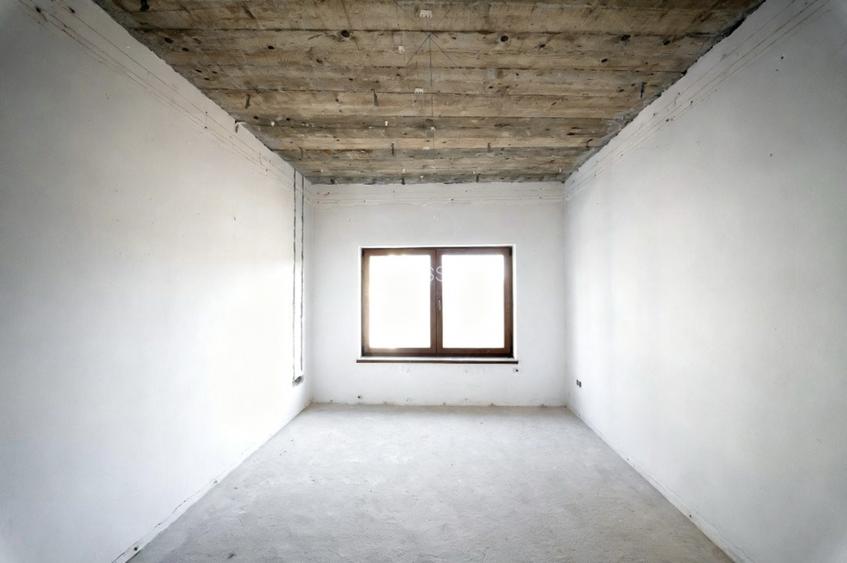 Oportunitate Majoră de Investiție - 709 mp Utili și  1564 mp Teren - 13