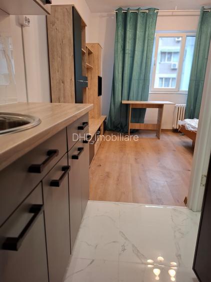 Camera de camin cu baie proprie,etaj 2,zona Bularga,totul nou - 9