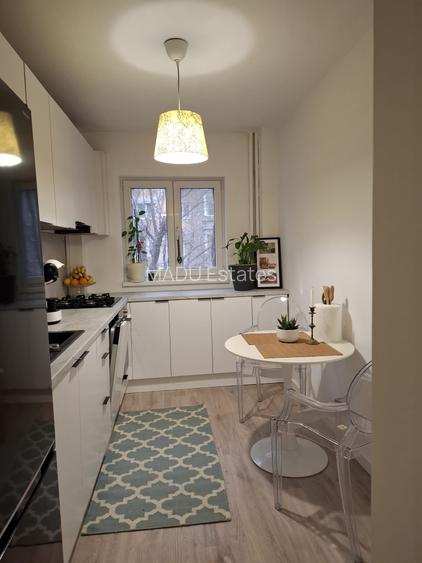 Tineretului, 2 camere decomandat, etaj 2, mobilat utilat, bloc 1983, parcare ADP - 11