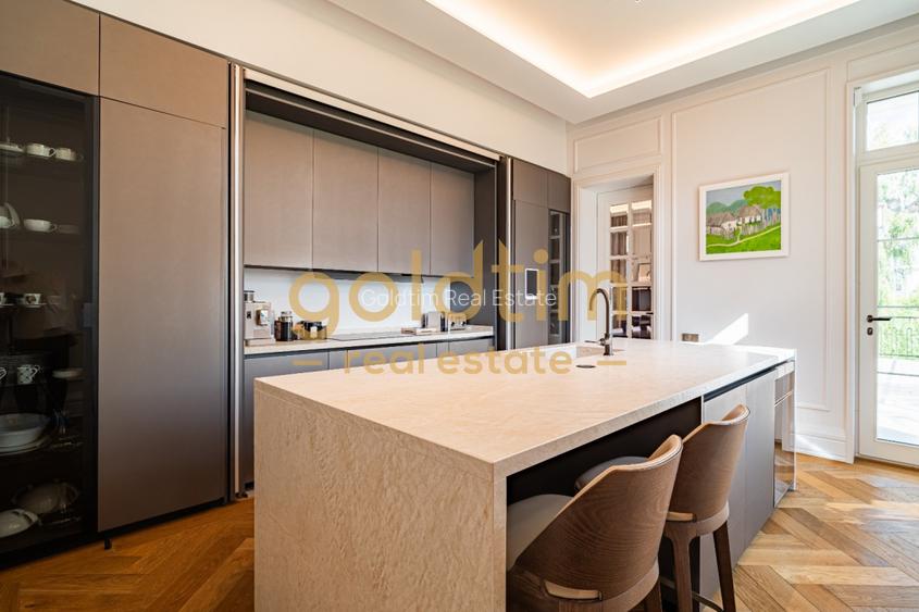 VILA SUPERBA/ACCES LA LAC/COMPLET MOBILATA/UTILATA LUX/CURTE/PARCARE/PIPERA - 22