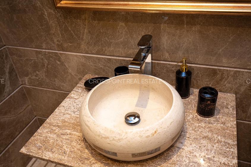 Vila elegantă cu piscină și curte spectaculoasă! - 42