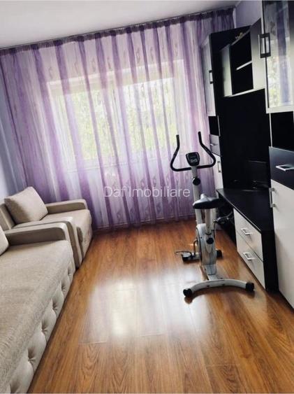 72000 euro - 2camere- gorjului 2 din4 - bloc 1979 -parcul liniei - 3