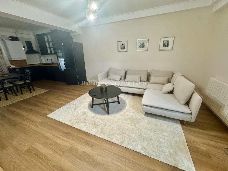 Apartament 2 camere  complet renovat cu loc de parcare inclus - 4