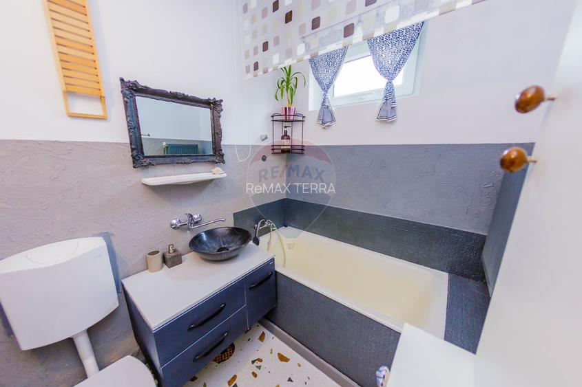 Apartament cu 3 camere de vanzare Victor Babeș etaj 1 - 8