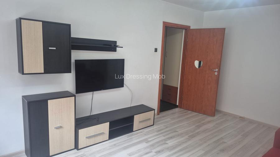 Ap 2 camere decomandat 51mp etaj 1/4  fara balcon - 2