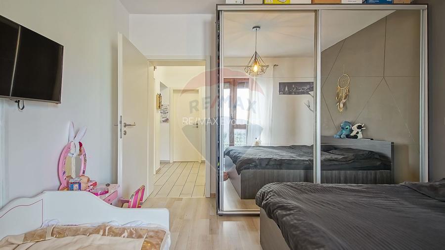 Apartament cu 3 camere de vânzare în zona Tractorul - 5