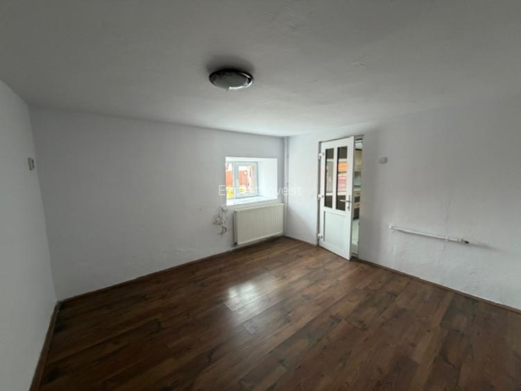 Casa singur in curte - 3 camere - teren 243 mp - zona Trei Stejari - 6