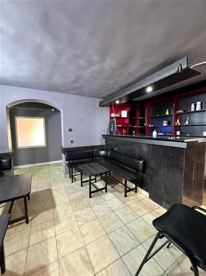 Oportunitate - Spatiu comercial P+1