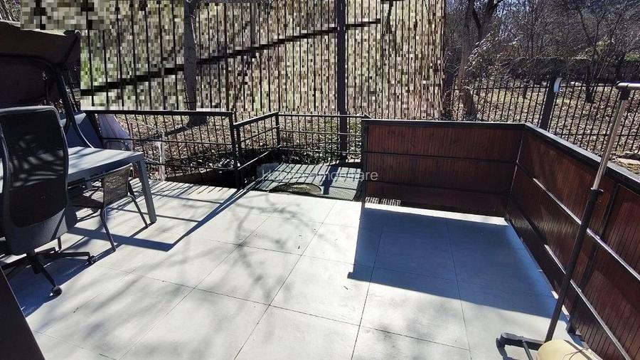 Casă compusa din 3 apartamente, P+E,  zona central - 21