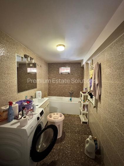 Casa de vanzare in Chiajna - 2 corpuri locuibile + spatiu comercial - 3