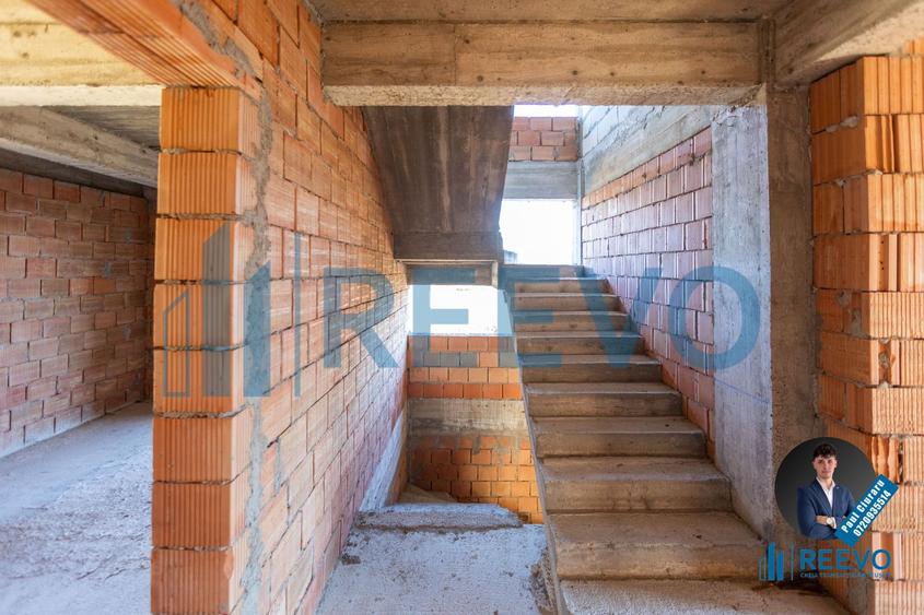 Pensiune/Vilă la roșu P+E+M în Sărata - 11