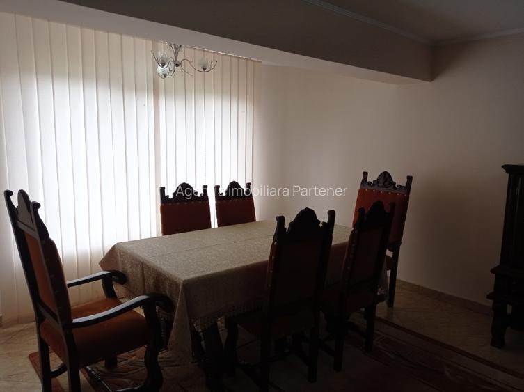 casa / vila Gavana 3  , mobilata / utilata , finisaje clasice ! - 21