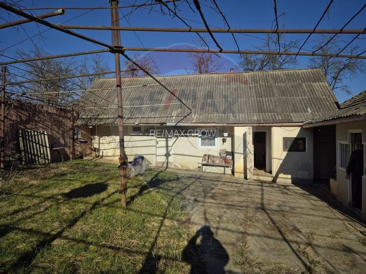 Casă de vânzare cu 4 camere si anexe in  Horgești-Recea - 11