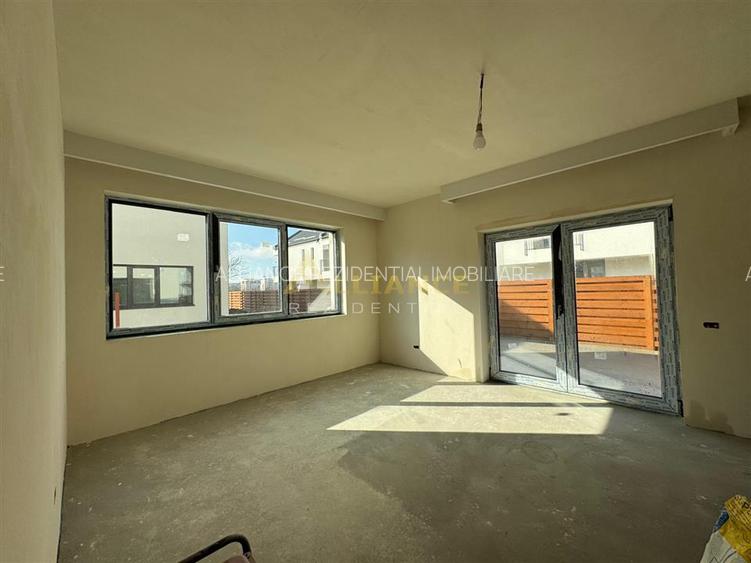 Vânzare casă tip duplex – 4 camere - 4