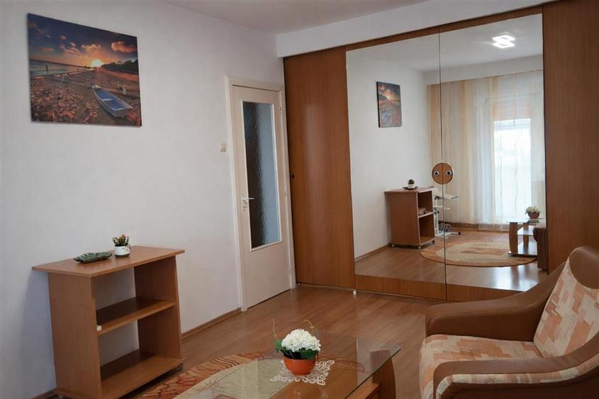 Apartament 4 camere 2 bai 3 balcoane zona Centrala