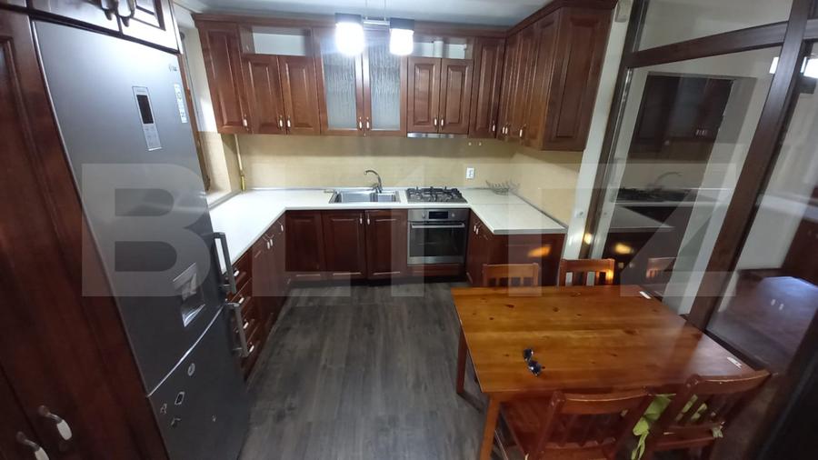 Apartament mobilat, 3 camere, 63 mp, curte 49 mp, parcare, cart Europa !