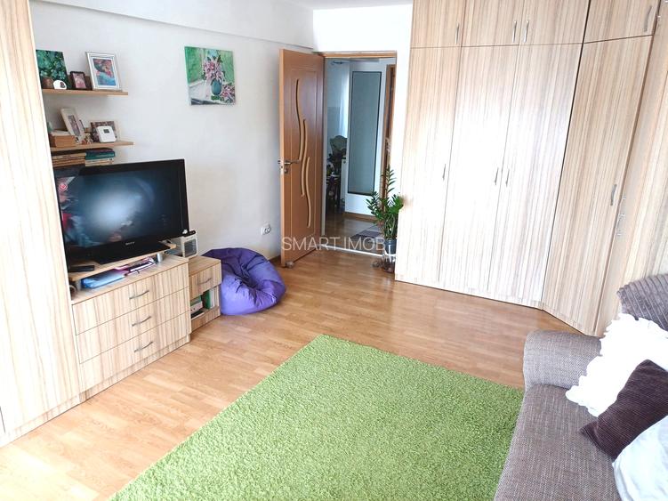 Apartament 2 camere 51mp -2 balcoane zona Spital Pret 60000eur neg - 3