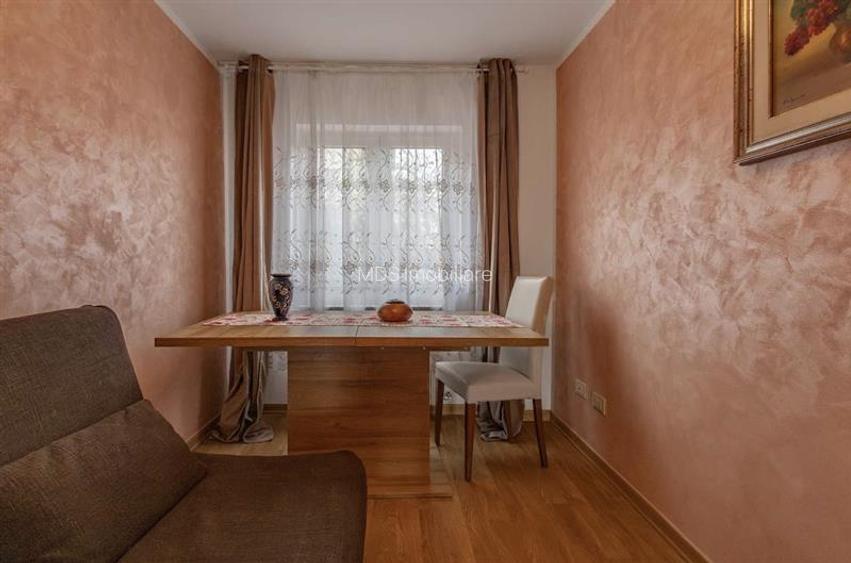 Decomandat cu 2 balcoane la etajul 2 - 6