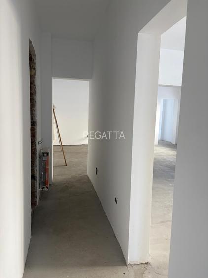 OPORTUNITATE ! Casa Mare cu Teren in Proprietate ! Icoanei - 11