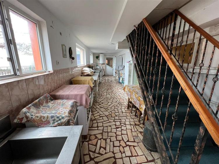 Spatiu comercial de vanzare in Jorasti - 11