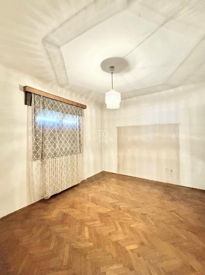 VILA INTERBELICA IN CURS DE RENOVARE COMPUSA DIN DOUA APARTAMENTE - PARCUL CAROL - 11